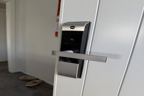 Photo of property in 1/132 Archers Road, Glenfield, Auckland, 0629