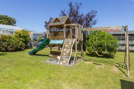 Photo of property in 43 Golders Road, Elderslea, Upper Hutt, 5018