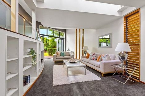 Photo of property in 65 Forrest Hill Road, Milford, Auckland, 0620