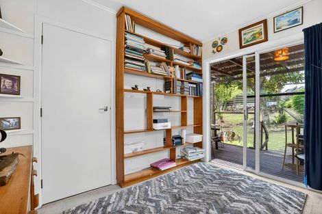 Photo of property in 15 Rosecamp Road, Beach Haven, Auckland, 0626