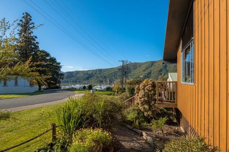 Photo of property in 27 Lawrence Street, Havelock, 7100