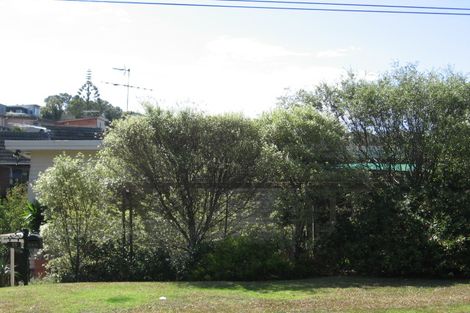 Photo of property in 15 Sandown Road, Rothesay Bay, Auckland, 0630