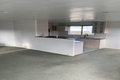 Photo of property in 40 Larissa Avenue, Henderson, Auckland, 0610