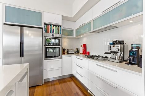 Photo of property in 2a Mirwill Road, Rothesay Bay, Auckland, 0630