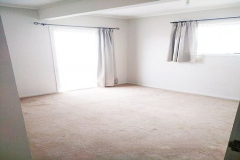 Photo of property in 20b Roberts Road, Te Atatu South, Auckland, 0610