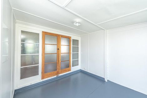 Photo of property in 12 Morgan Street, Castlecliff, Whanganui, 4501