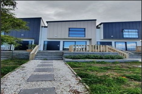 Photo of property in 2/6 Hepburn Road, Glendene, Auckland, 0602