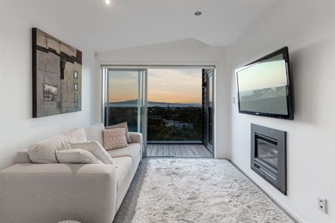 Photo of property in 29a Peter Terrace, Castor Bay, Auckland, 0620
