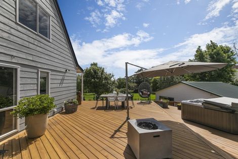 Photo of property in 15 Dalwhinnie Parade, Highland Park, Auckland, 2010