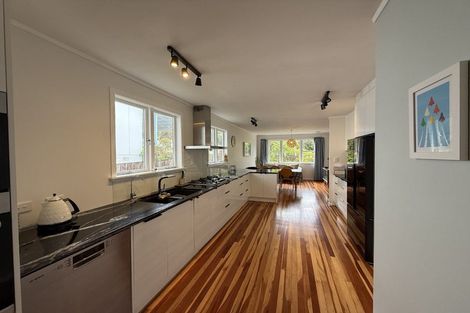Photo of property in 3 Huntleigh Park Way, Ngaio, Wellington, 6035