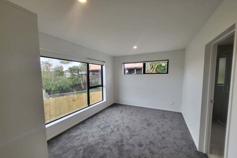 Photo of property in 4f Hepburn Road, Glendene, Auckland, 0602
