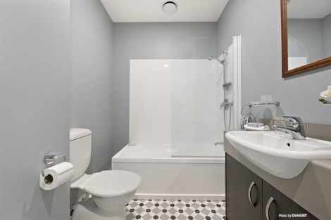 Photo of property in Stadium Garden Flats, 219/107 Thorndon Quay, Pipitea, Wellington, 6011