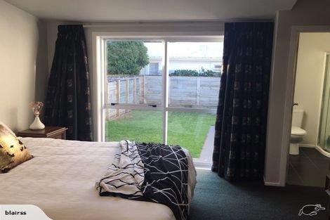 Photo of property in 76 Paynters Avenue, Strandon, New Plymouth, 4312