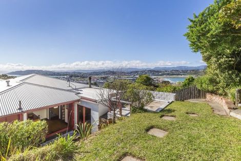 Photo of property in 124 Sutherland Road, Melrose, Wellington, 6023