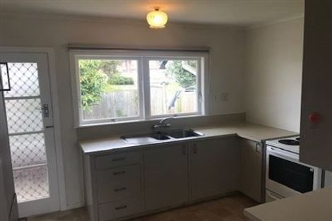 Photo of property in 2/18a Fenwick Avenue, Milford, Auckland, 0620