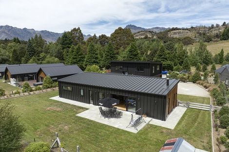 Photo of property in 43 Peregrine Falcon Road, Mount Creighton, Queenstown, 9371
