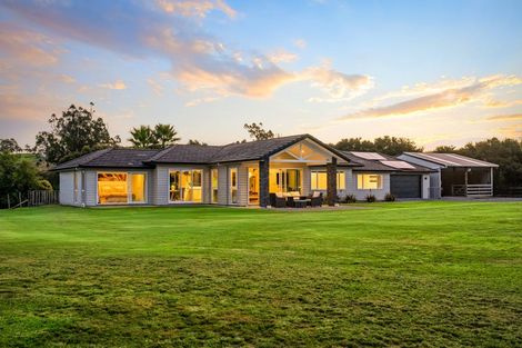 Photo of property in 1 Ngaire Close, Wainui, Silverdale, 0994