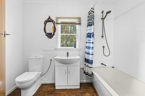 Photo of property in 4 Oha Street, Mokau, 4376