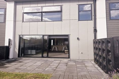 Photo of property in 2/66 Metcalfe Road, Ranui, Auckland, 0612