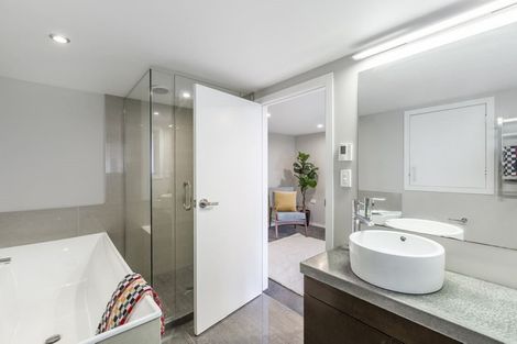 Photo of property in 681 East Coast Road, Browns Bay, Auckland, 0630