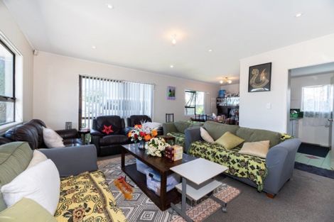 Photo of property in 87 Calthorp Close, Favona, Auckland, 2024
