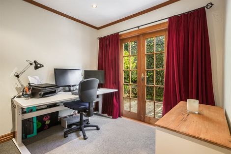 Photo of property in 12 Makora Grove, Paremata, Porirua, 5024