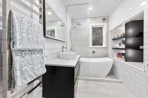 Photo of property in 12 Trelissick Crescent, Ngaio, Wellington, 6035