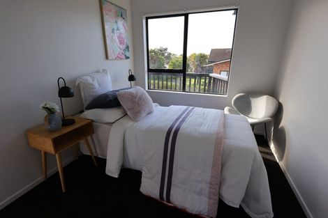 Photo of property in 141 West Harbour Drive, West Harbour, Auckland, 0618