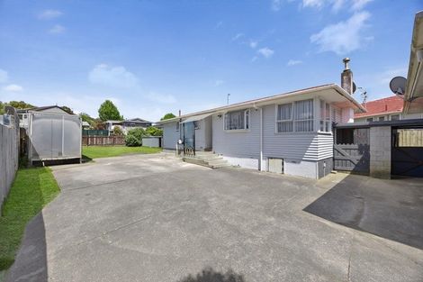 Photo of property in 2/47 Larne Avenue, Pakuranga Heights, Auckland, 2010