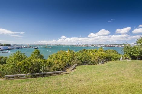 Photo of property in 31a Stanley Point Road, Stanley Point, Auckland, 0624