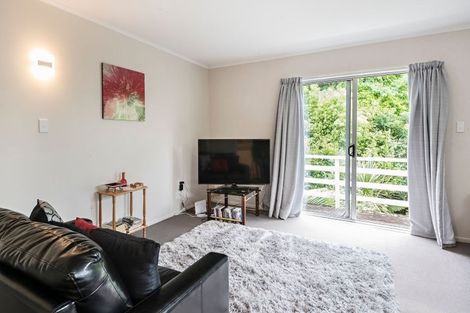Photo of property in 30 Lyndhurst Road, Tawa, Wellington, 5028
