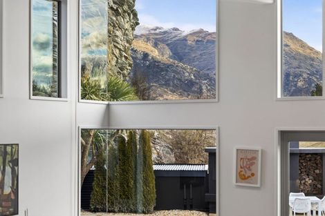 Photo of property in 1 Rapley Close, Arrow Junction, Queenstown, 9371