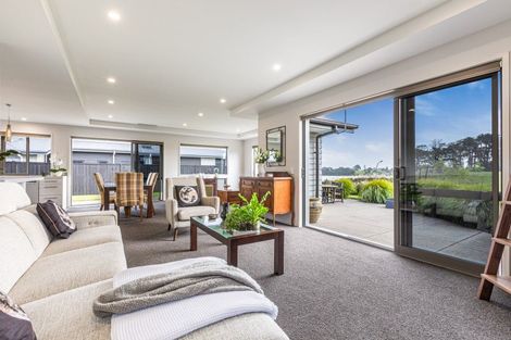 Photo of property in 15b Goble Road, Clarks Beach, Pukekohe, 2679