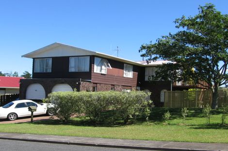 Photo of property in 19 St Catherine Crescent, West Harbour, Auckland, 0618