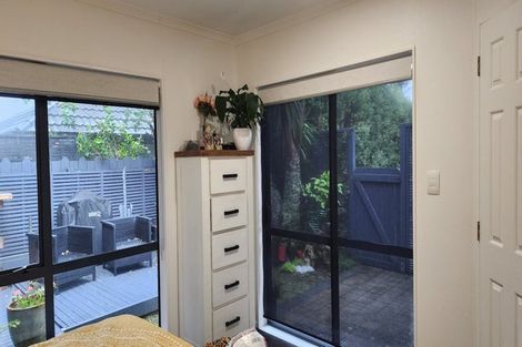 Photo of property in 38 Esther Place, Red Beach, 0932