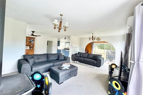 Photo of property in 65 Riverpark Crescent, Henderson, Auckland, 0610