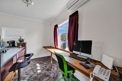 Photo of property in 37 Wallscourt Place, Normanby, Hawera, 4614