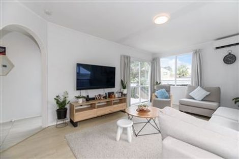 Photo of property in 48 Borich Road, Sunnyvale, Auckland, 0612