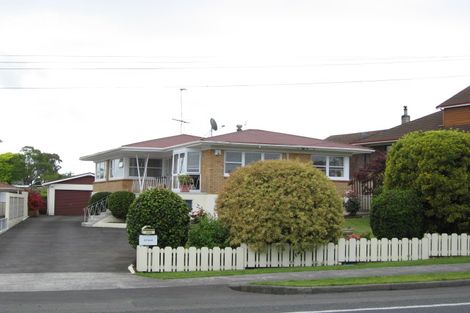 Photo of property in 555 Great South Road, Rosehill, Papakura, 2113
