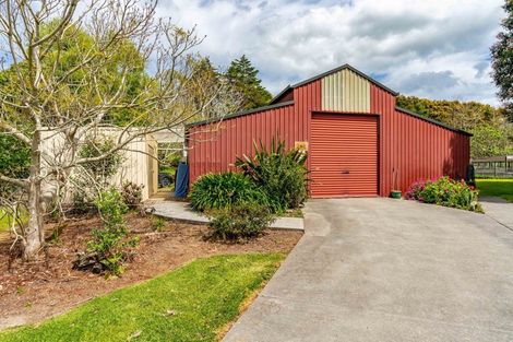 Photo of property in 64 Matakohe Road East, Matakohe, 0593