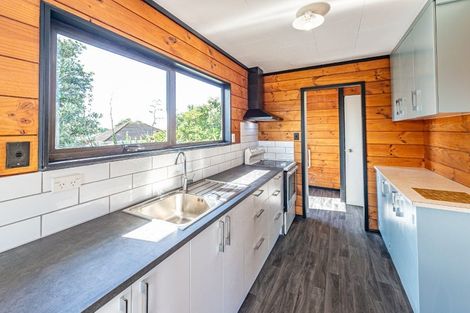 Photo of property in 35 Cross Street, Castlecliff, Whanganui, 4501