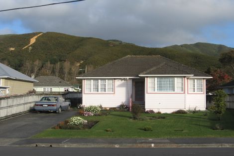 Photo of property in 9 Mayo Grove, Naenae, Lower Hutt, 5011