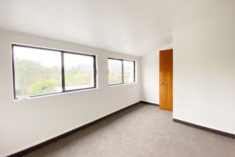 Photo of property in 16 Opanuku Road, Henderson Valley, Auckland, 0612