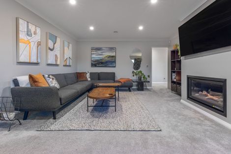 Photo of property in 1 Moss Lane, Raumati Beach, Paraparaumu, 5032