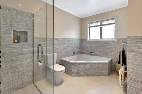 Photo of property in 44 Mariners Haven, One Tree Point, 0118