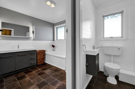 Photo of property in 17 Dives Avenue, Hawera, 4610