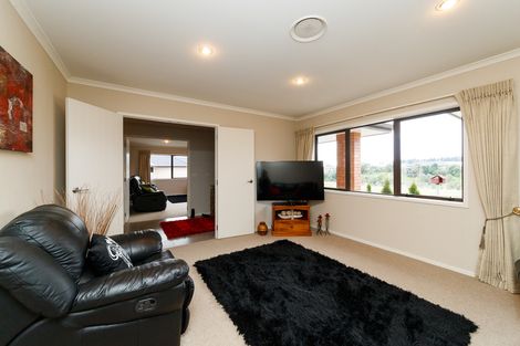 Photo of property in 33 Silkwood Place, Fitzherbert, Palmerston North, 4410