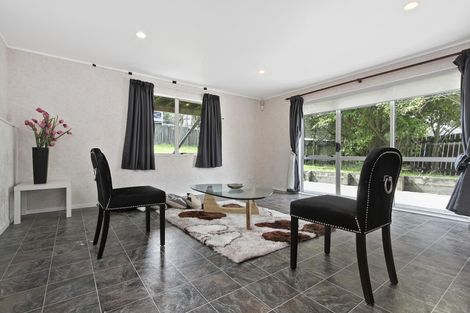 Photo of property in 12 Sari Place, Massey, Auckland, 0614