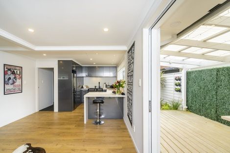 Photo of property in 4 Redwood Grove, Hokowhitu, Palmerston North, 4410