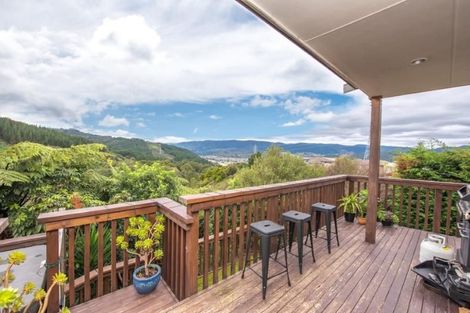 Photo of property in 29 Mcewen Crescent, Riverstone Terraces, Upper Hutt, 5018
